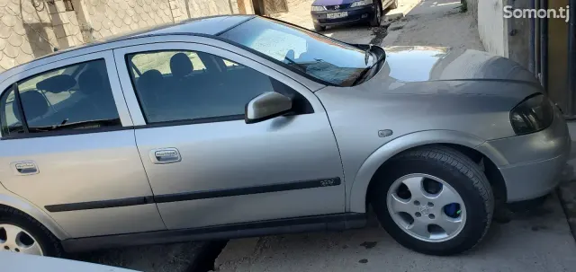 Opel Astra G 1998 · 1.6 MT