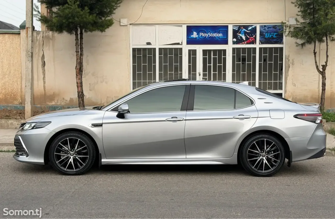Toyota Camry 2022 · 2.5 AT