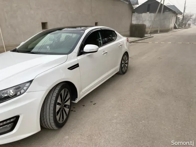 Kia K5 2011 · 2.0 AT