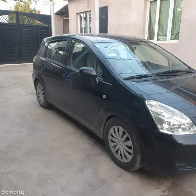 Toyota Verso 2006 · 2.2 MT