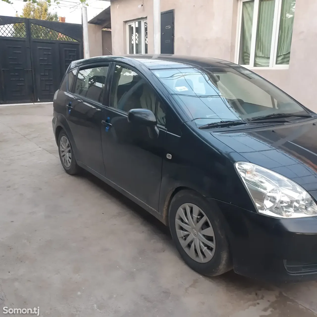 Toyota Verso 2006 · 2.2 MT