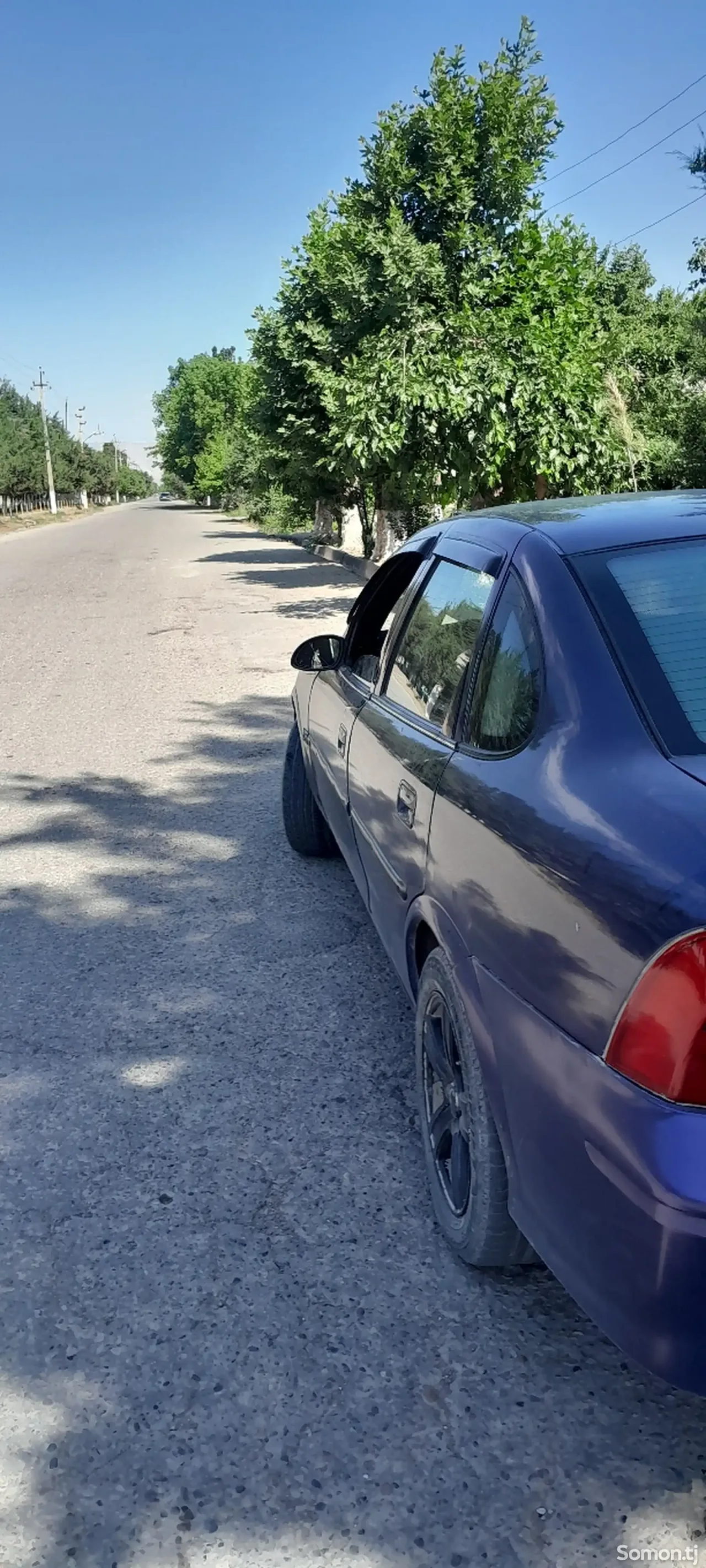 Opel Vectra B 1995 · 1.6 MT