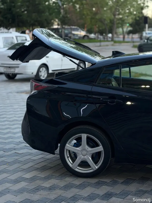 Toyota Prius 2017 · 1.8 AMT
