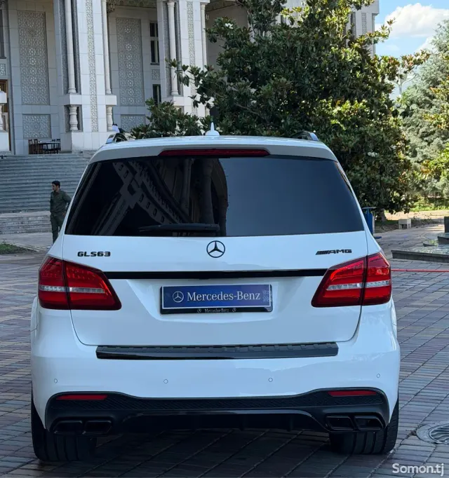 Mercedes-Benz GLS 2017 · 4.5 AT