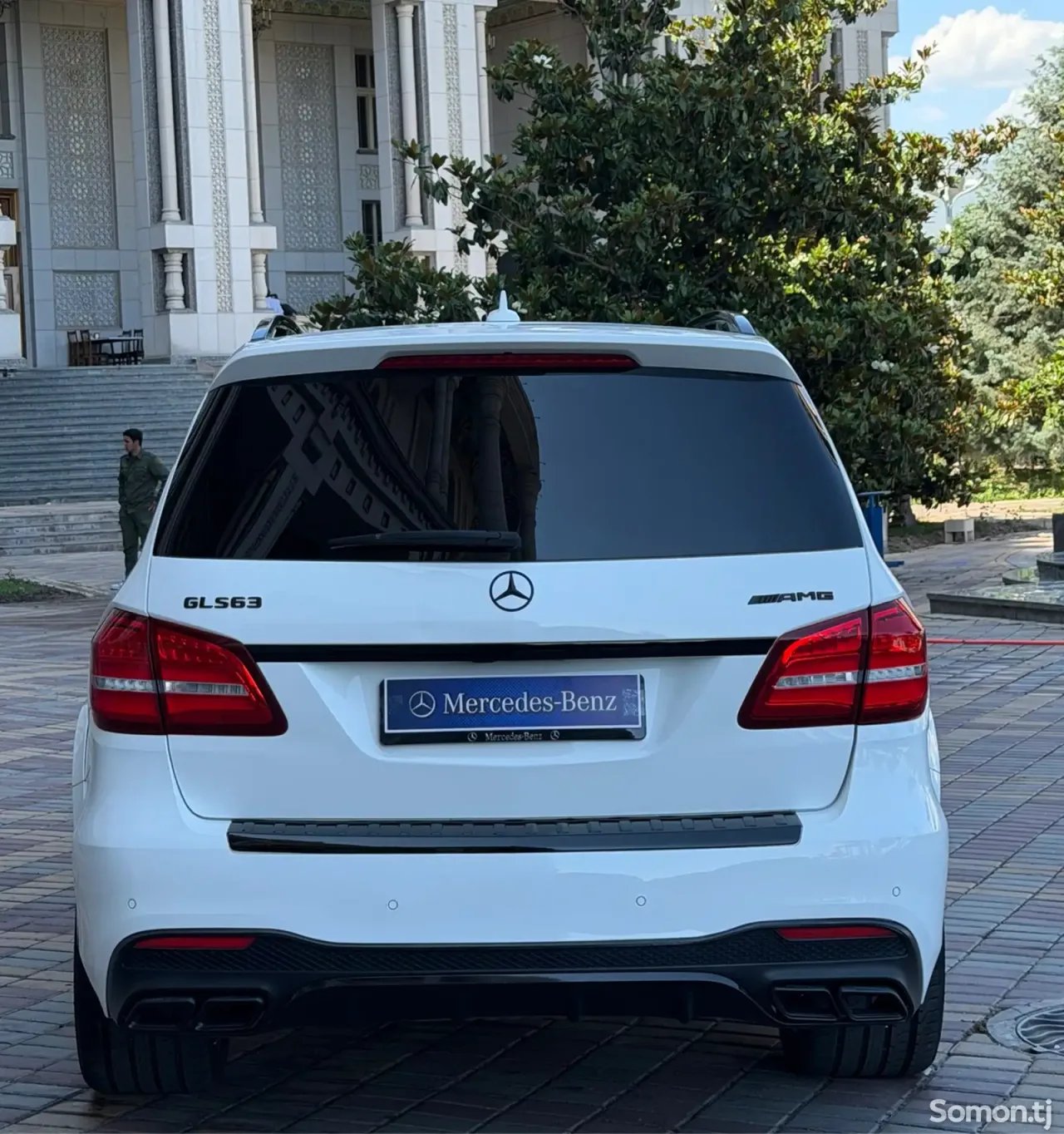 Mercedes-Benz GLS 2017 · 4.5 AT