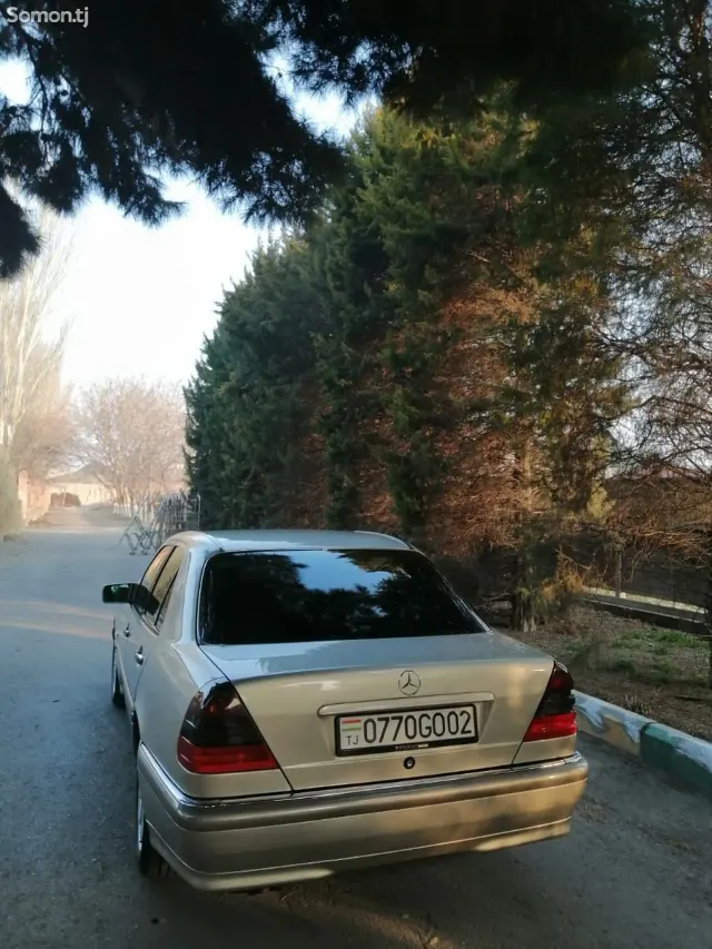 Mercedes-Benz C class 1999 · 2.4 AT