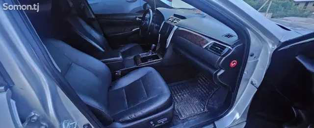 Toyota Camry 2017 · 2.5 AT