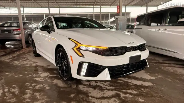 Kia K5 2025 · 2.5 AT