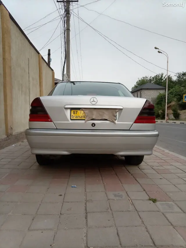 Mercedes-Benz C class 2000 · 2.4 AT