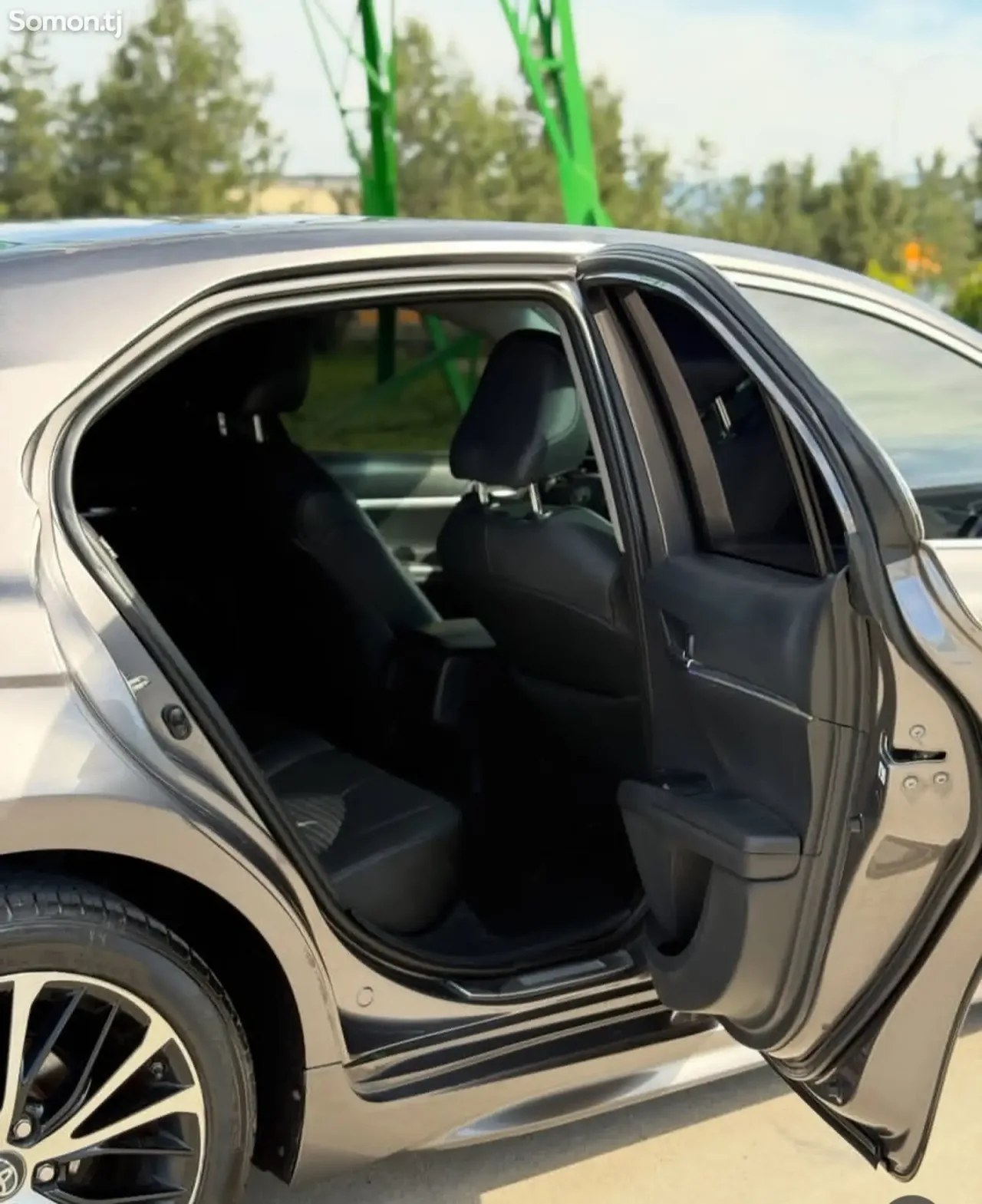 Toyota Camry 2018 · 2.5 AT