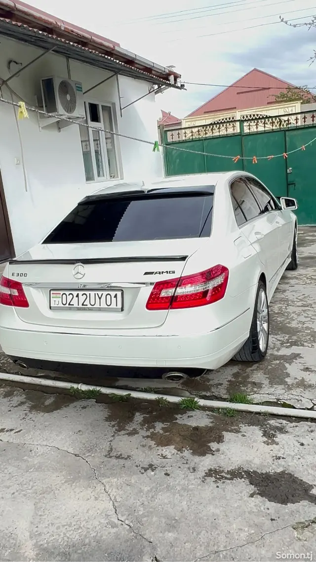 Mercedes-Benz E class 2011 · 3.0 AT
