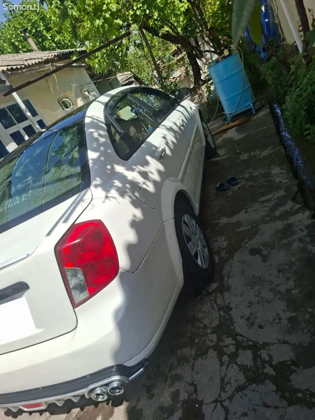 Chevrolet Lacetti 2005 · 1.6 MT