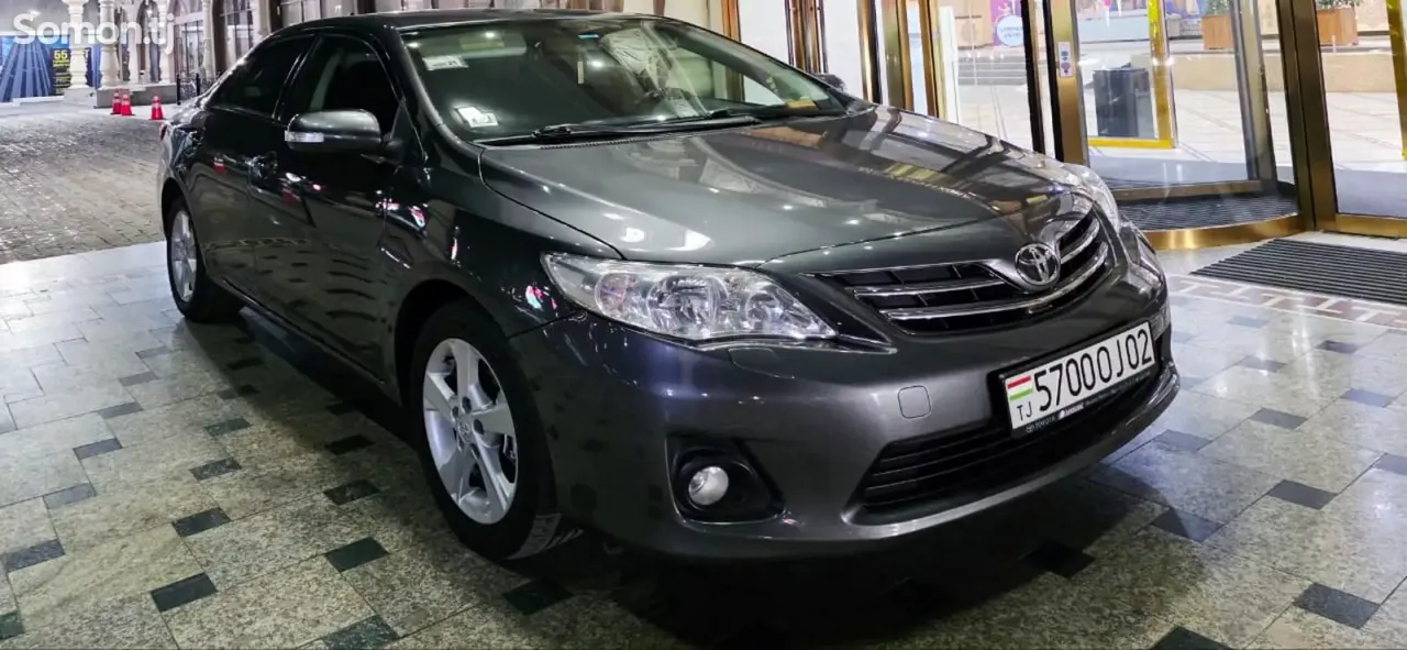 Toyota Camry 2011 · 1.6 MT