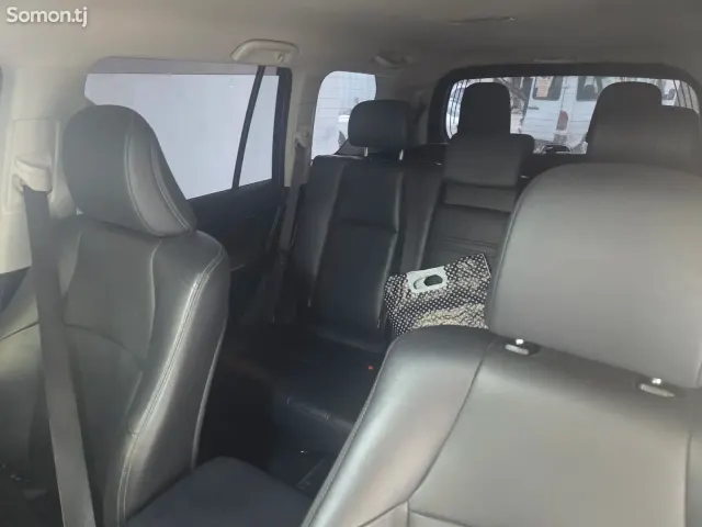 Toyota Land Cruiser Prado 2016 · 2.8 AT
