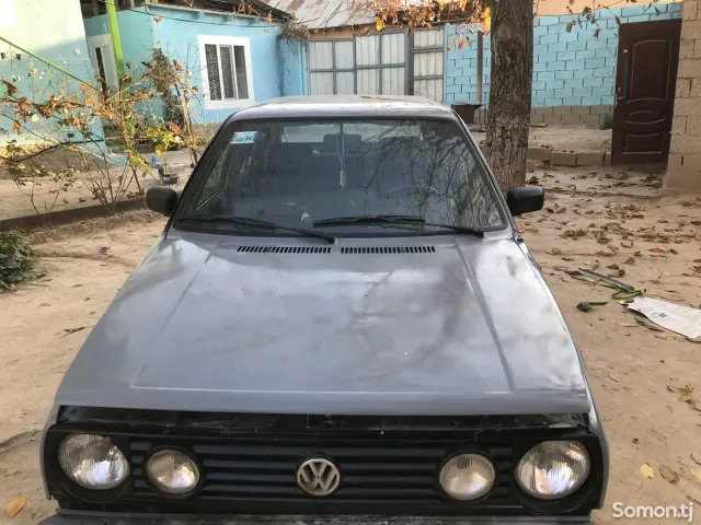 Volkswagen Golf 1989 · 1.8 MT