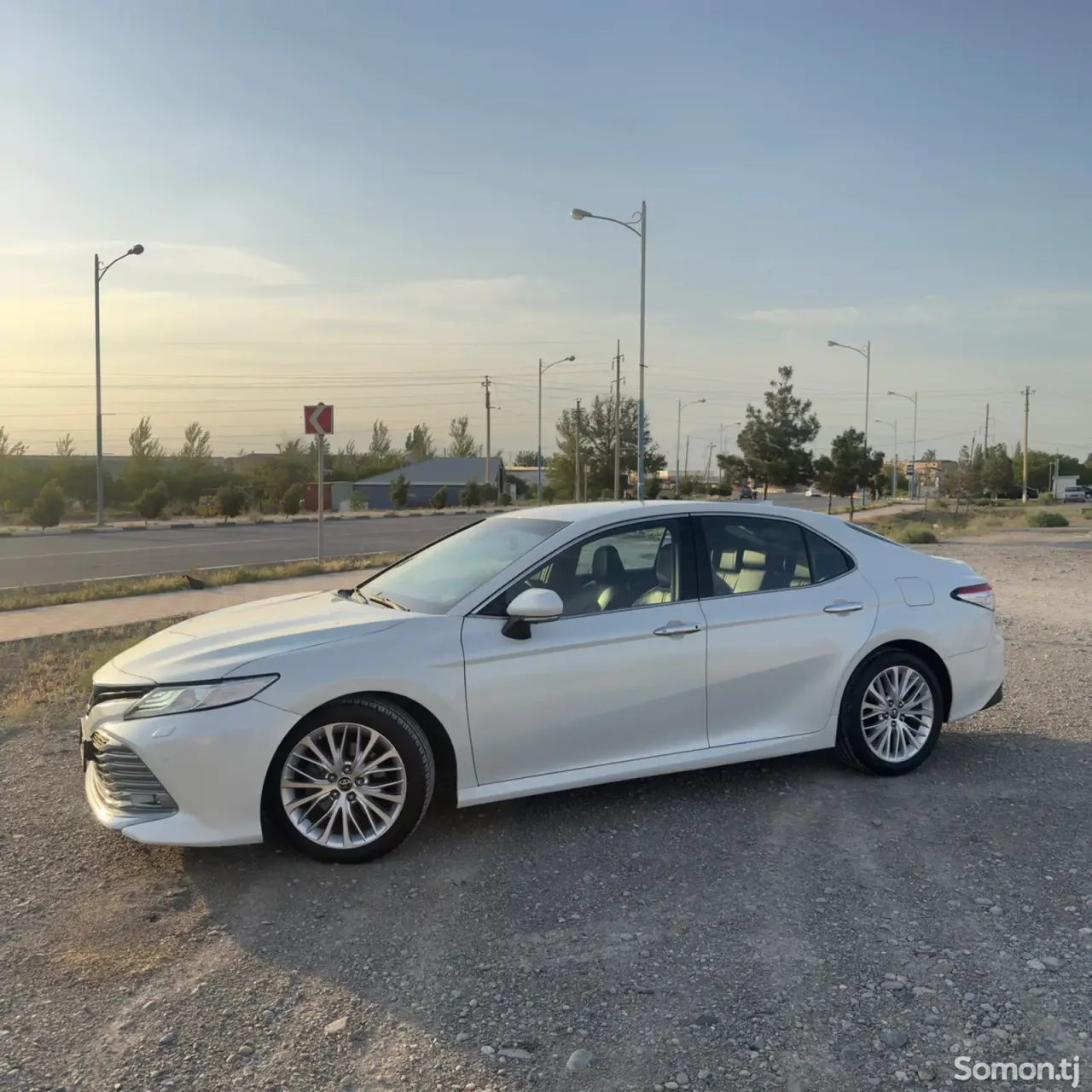 Toyota Camry 2019 · 3.5 AT