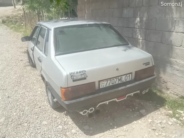 Lada (ВАЗ) 21099 2003 · 1.6 MT