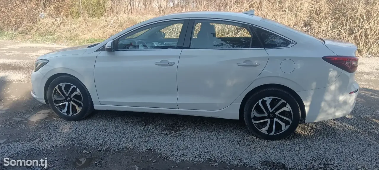 Changan Eado 2022 · AT