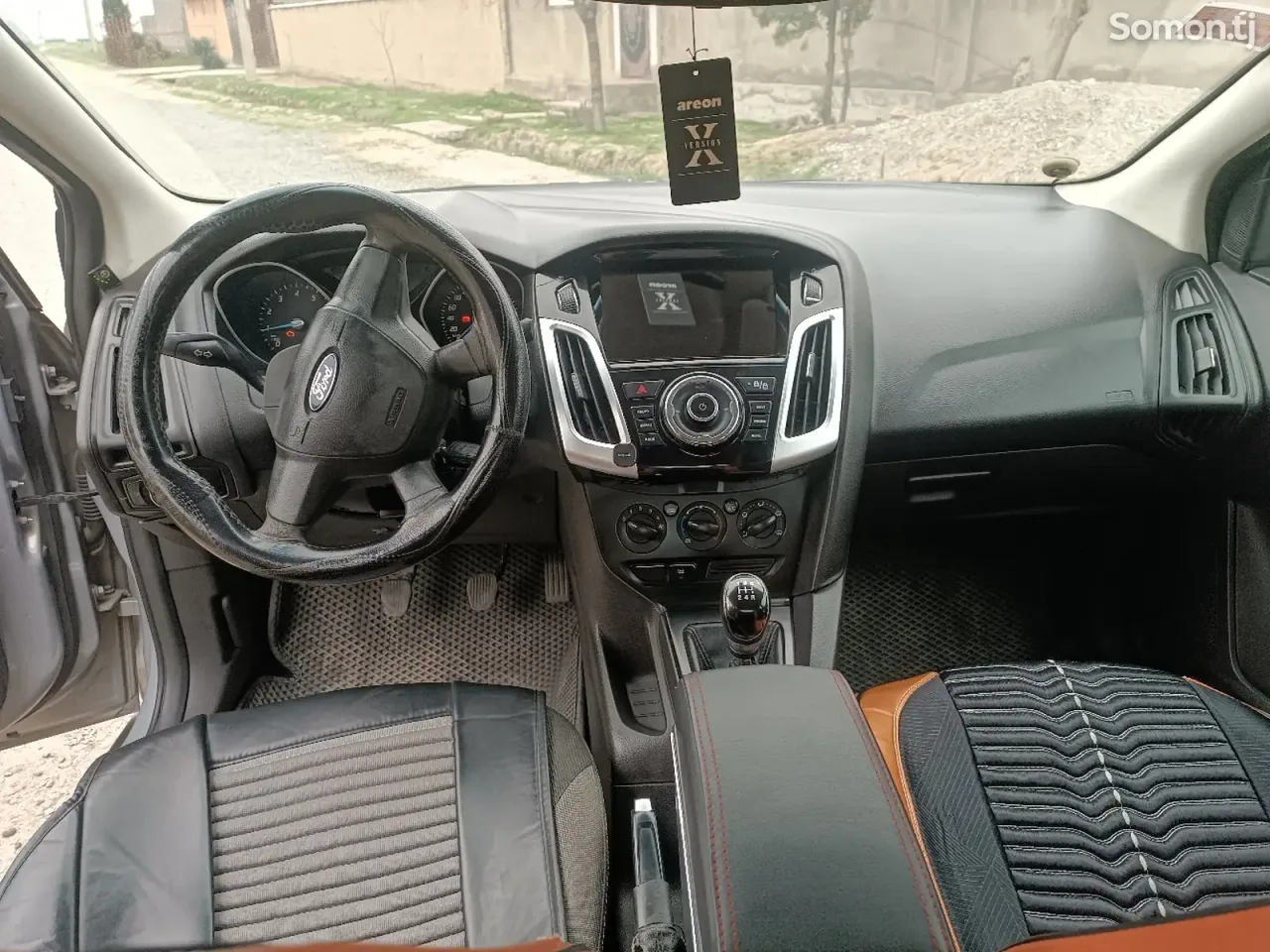 Ford Focus 2012 · 1.6 MT