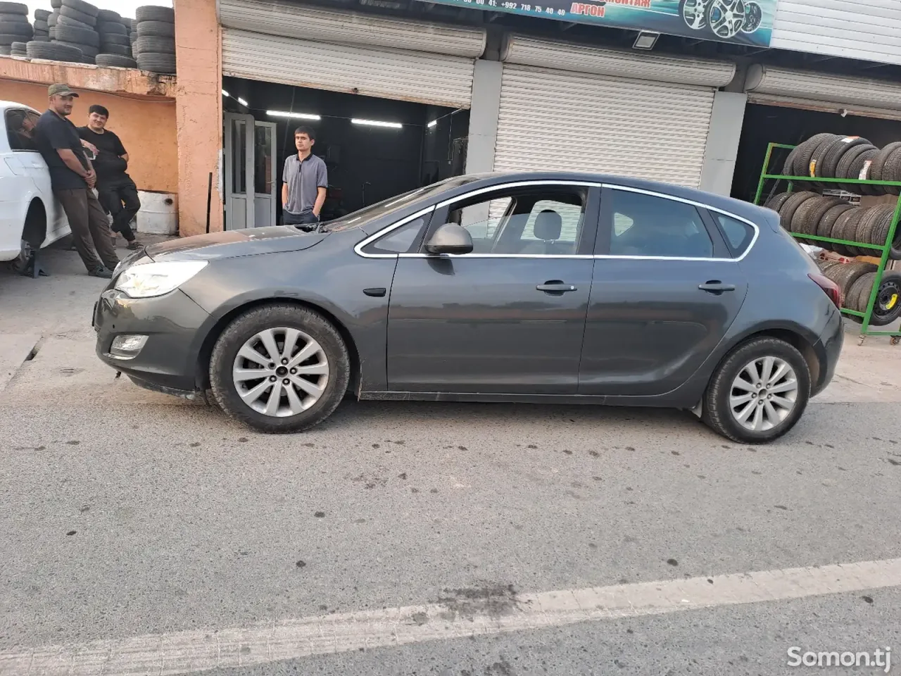 Opel Astra J 2011 · 1.4 AT