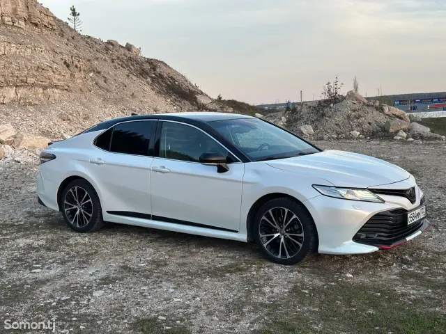 Toyota Camry 2020 · 2.5 AT