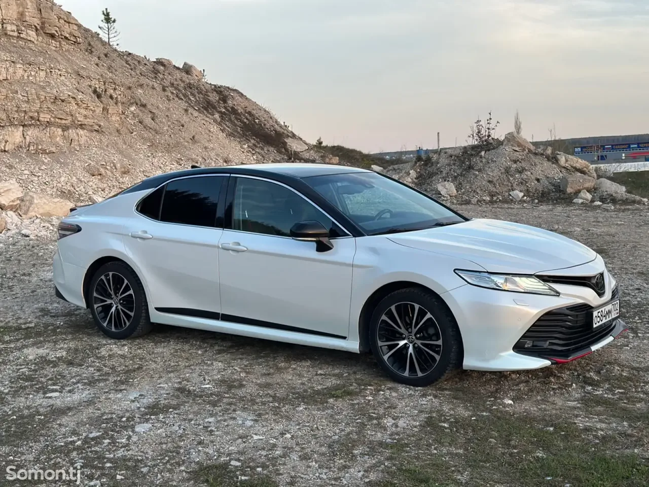 Toyota Camry 2020 · 2.5 AT