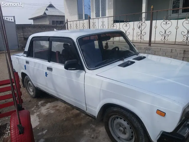Lada (ВАЗ) 2107 1998 · 1.3 MT