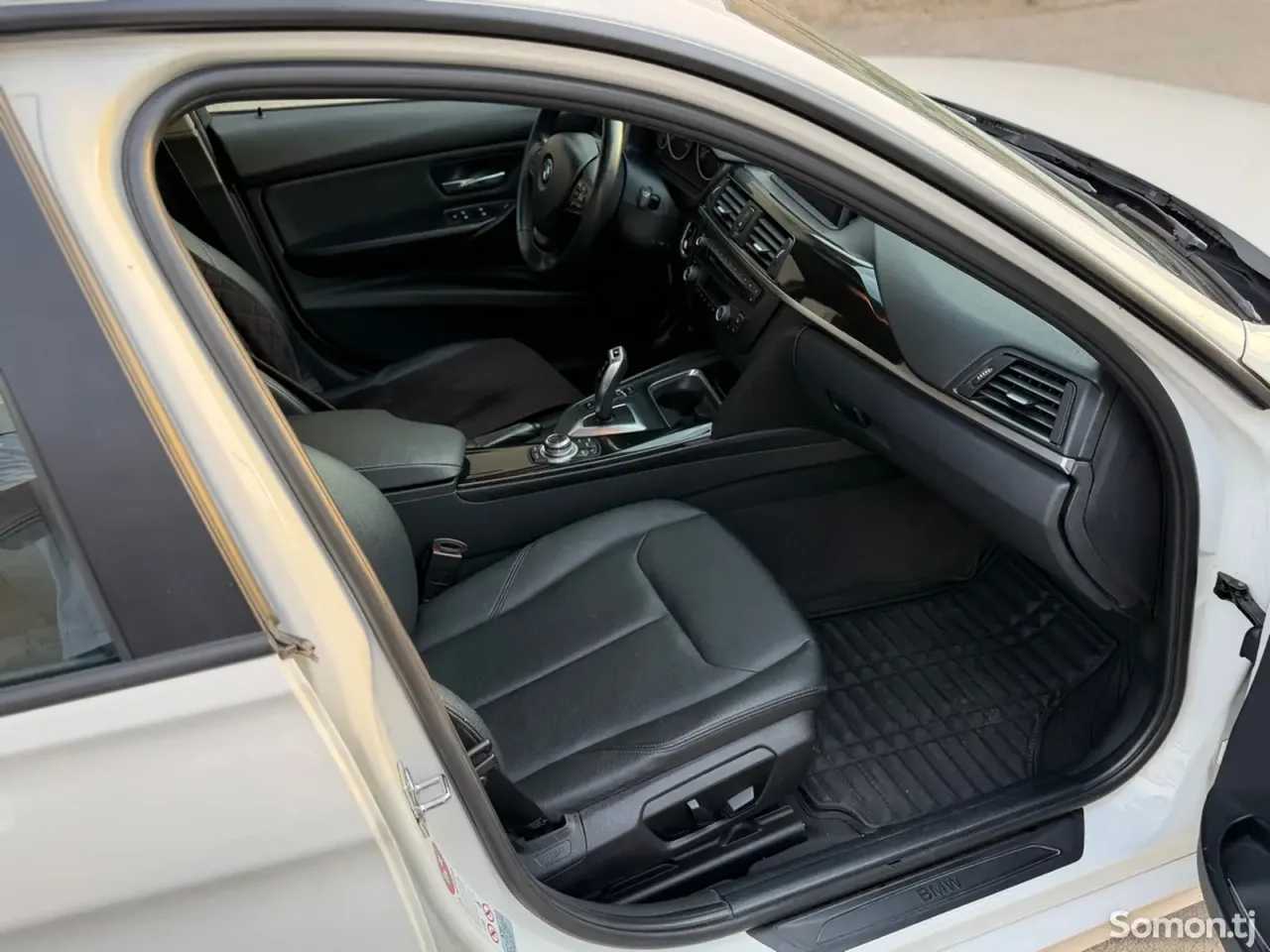 BMW 3 series 2013 · 2.0 AT