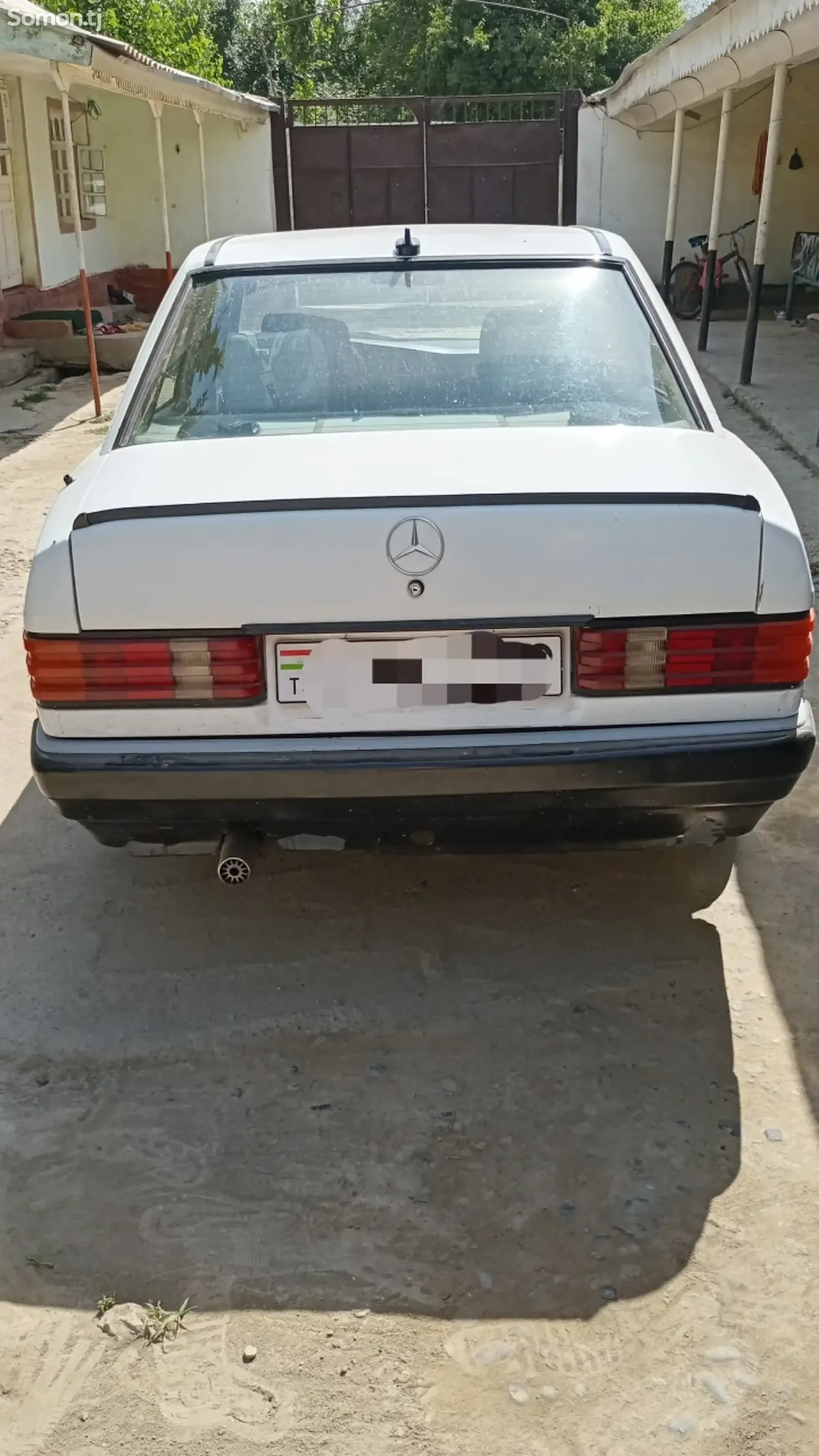 Mercedes-Benz W124 1989 · 1.8 MT