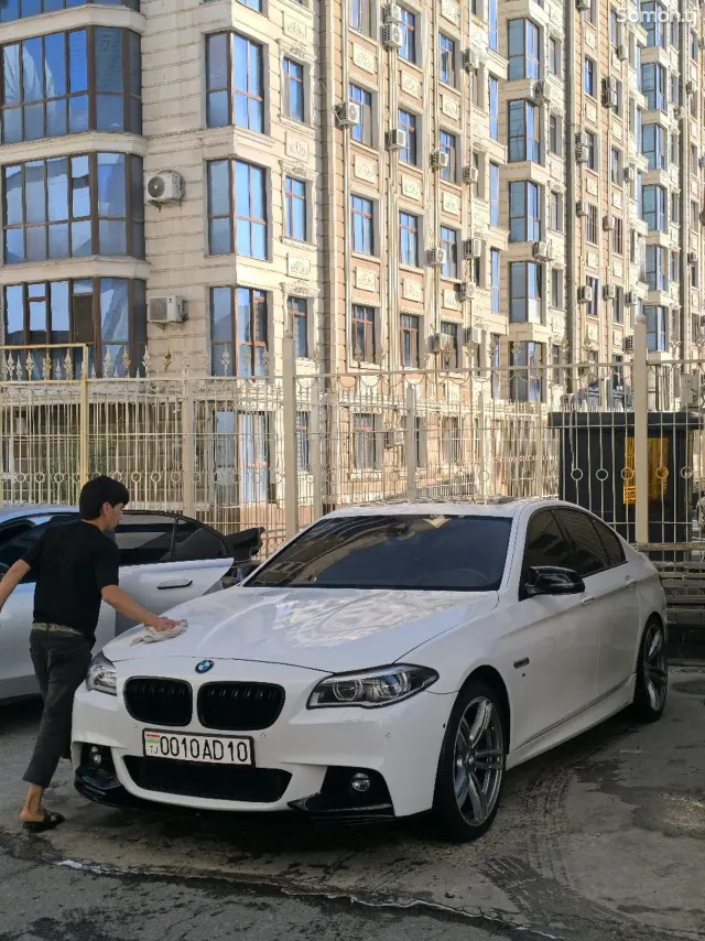 BMW M5 2015 · 3.0 AT