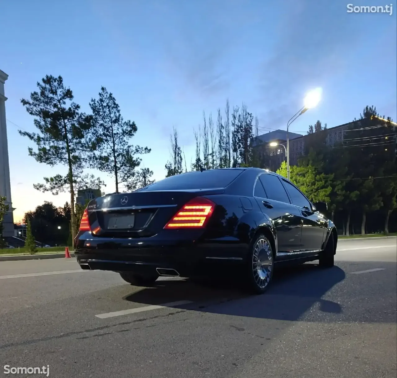 Mercedes-Benz S class 2011 · 3.5 AT