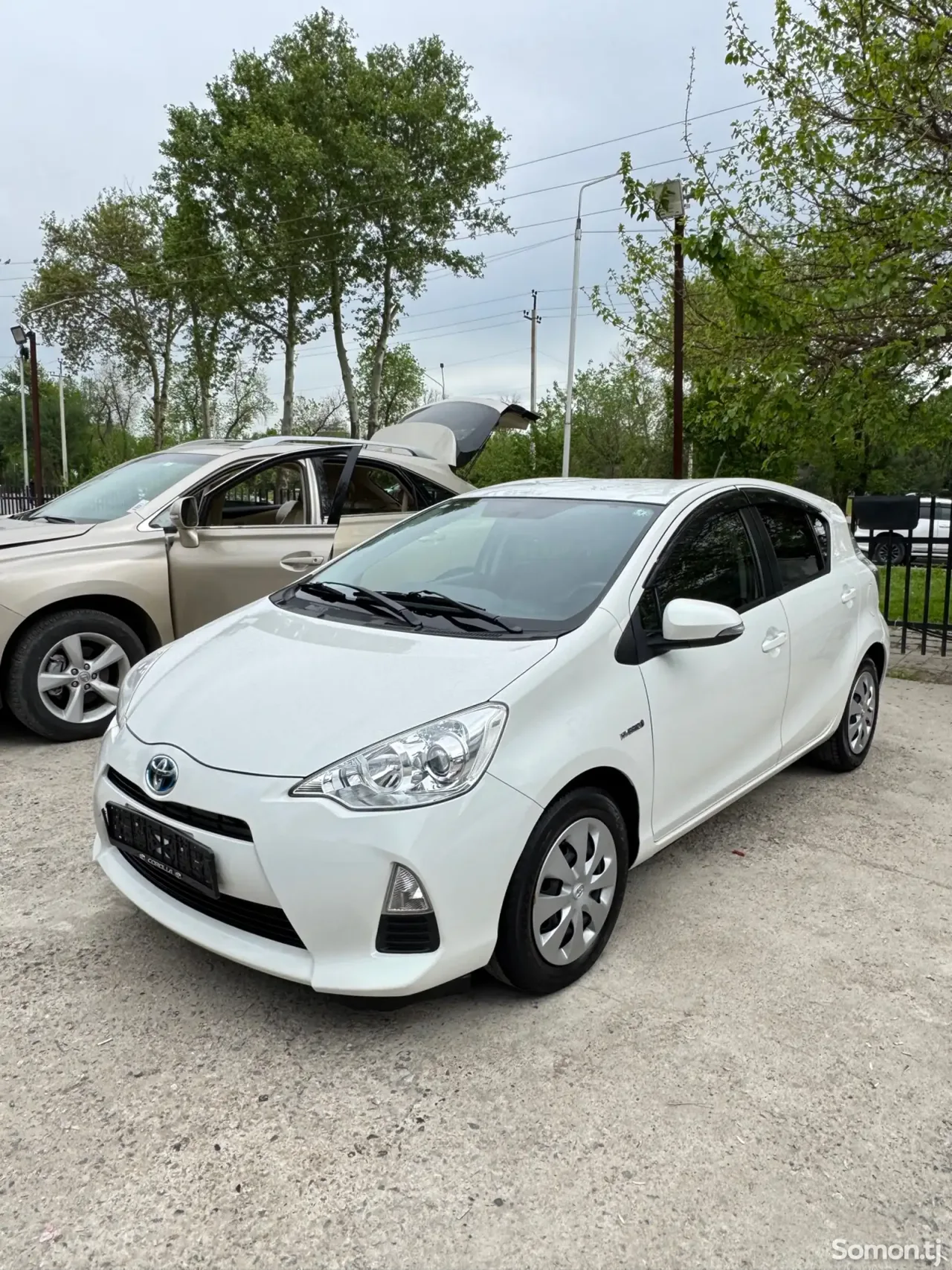 Toyota Aqua 2014 · 1.5 AT