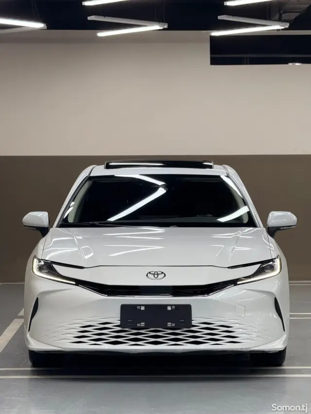 Toyota Camry 2024 · 2.0 AT