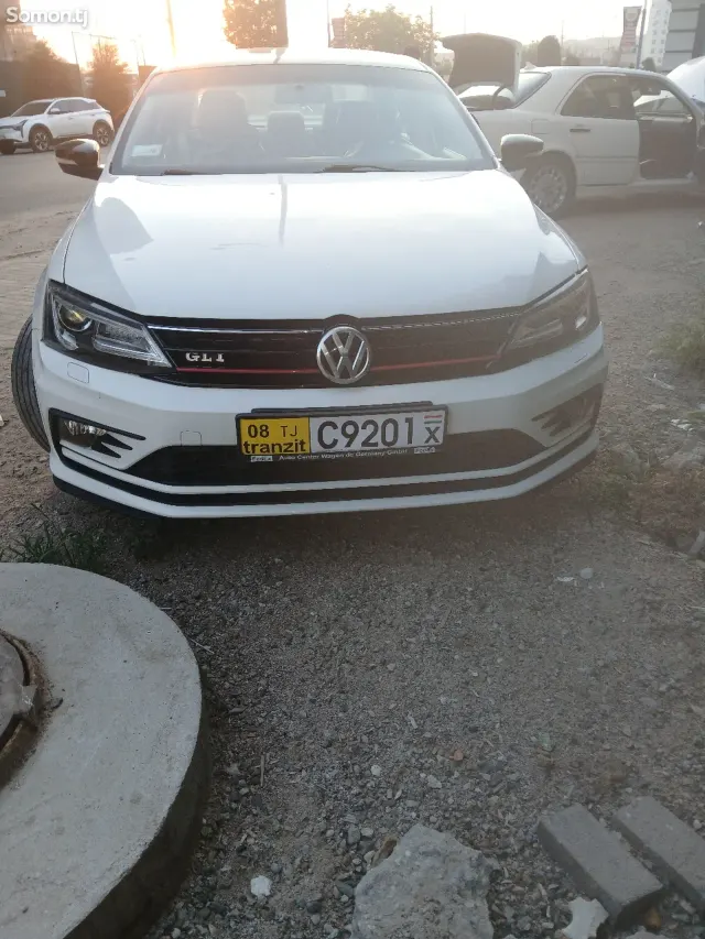 Volkswagen Jetta 2012 · 2.5 AT