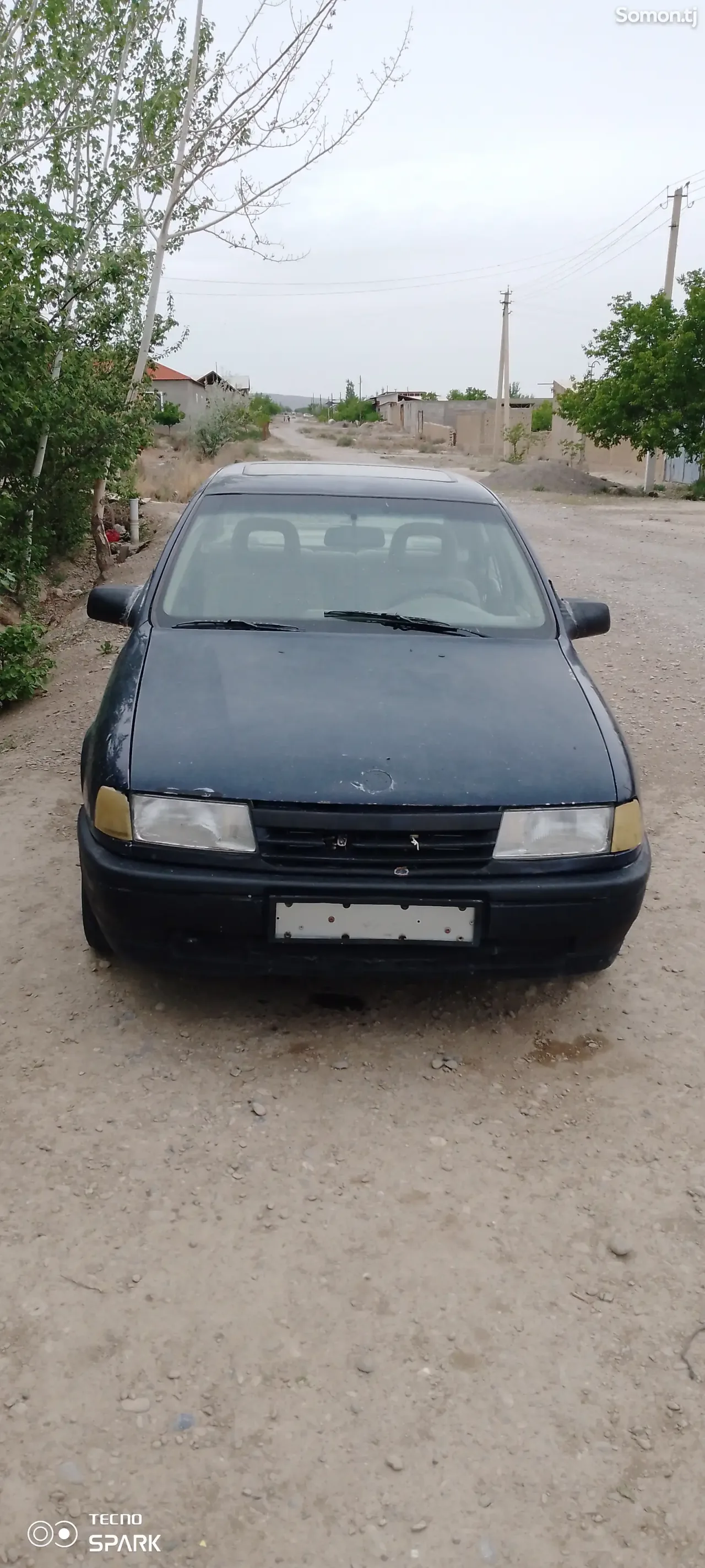 Opel Vectra A 1989 · 1.6 MT