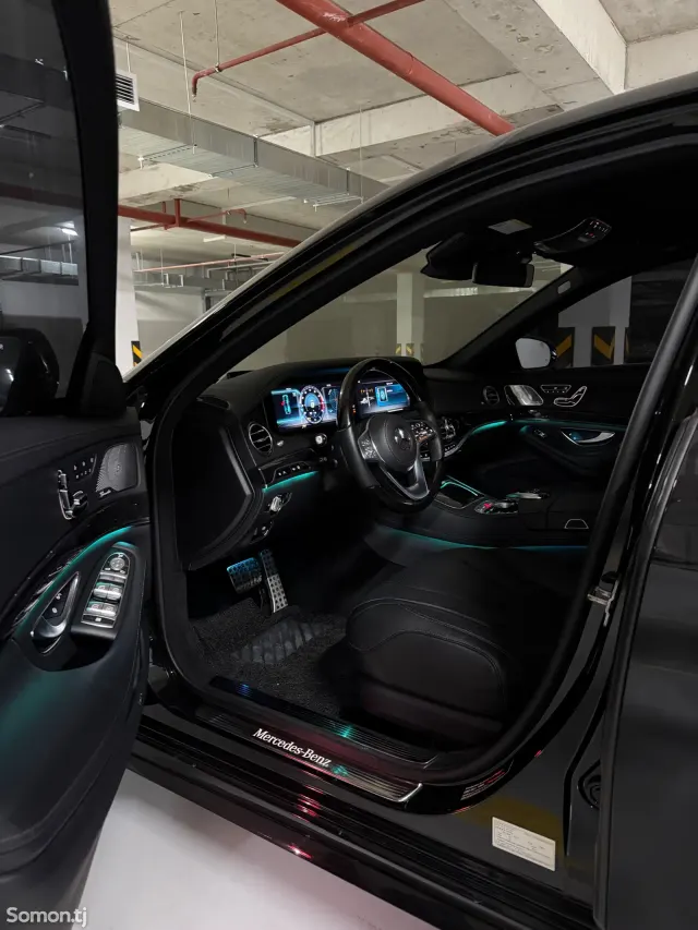 Mercedes-Benz S class 2018 · 4.5 AT