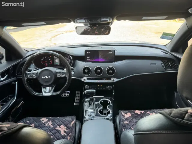 Kia Stinger 2022 · 2.5 AT