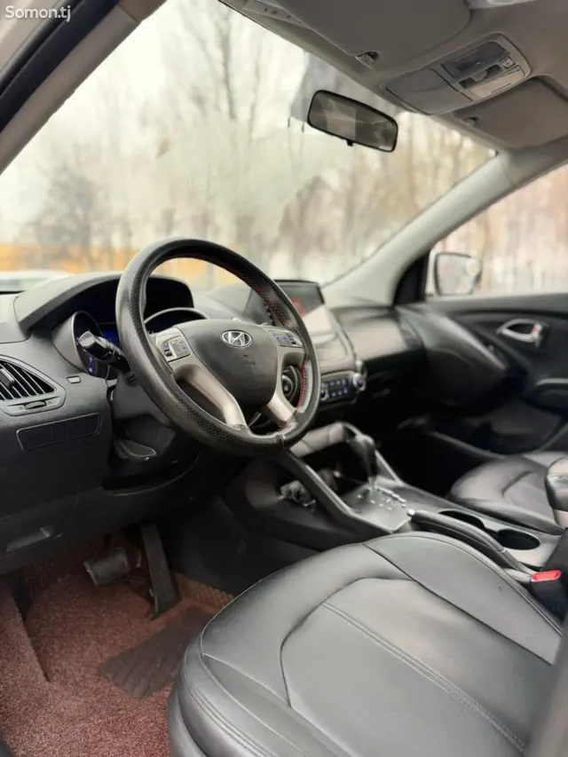 Hyundai Tucson 2014 · 1.6 AT