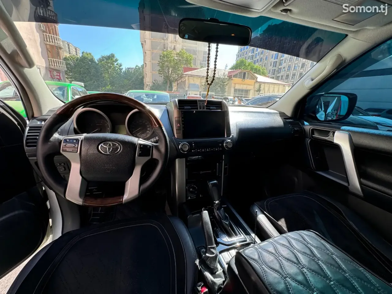 Toyota Land Cruiser Prado 2012 · 2.7 AT