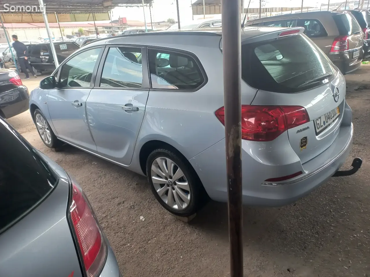 Opel Astra J 2014 · 1.4 MT