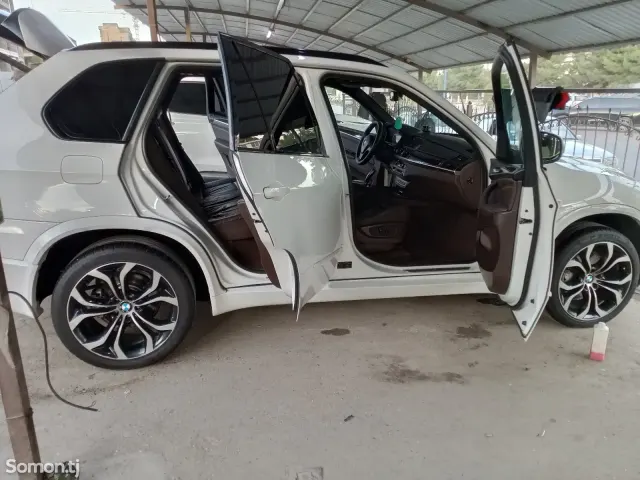 BMW X5 M 2011 · 3.0 AT