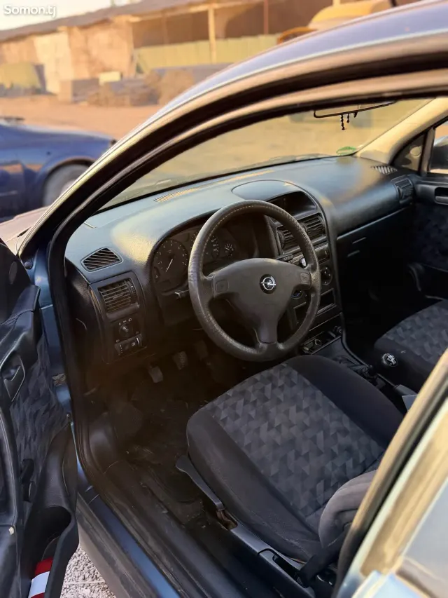 Opel Astra G 1998 · 1.6 MT