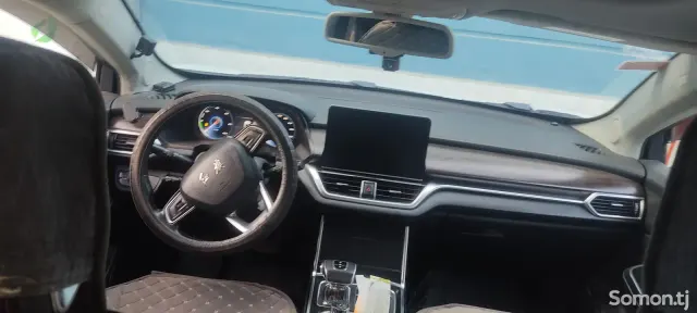 Hongqi E-HS3 2019 · AT