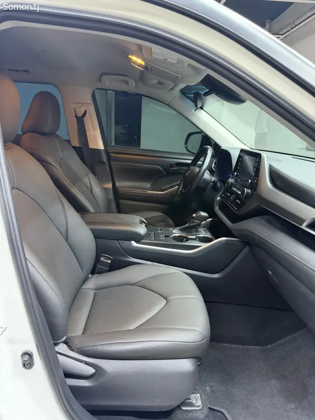 Toyota Highlander 2020 · 2.5 AT
