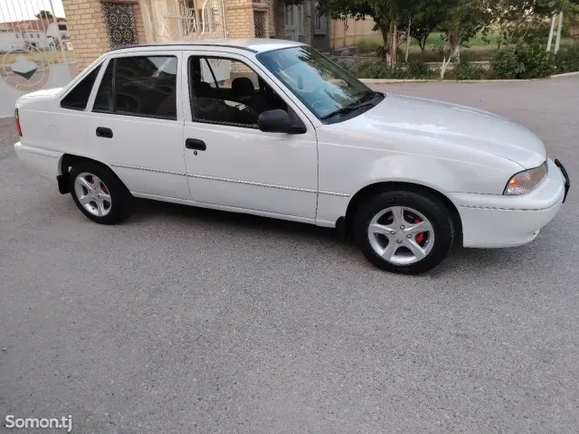 Daewoo Nexia 1996 · 1.5 MT