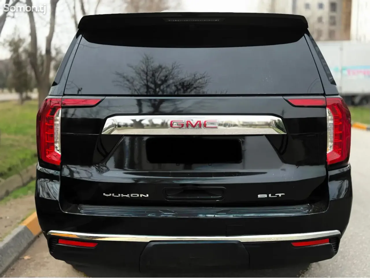GMC Yukon 2022 · 6.2 AT