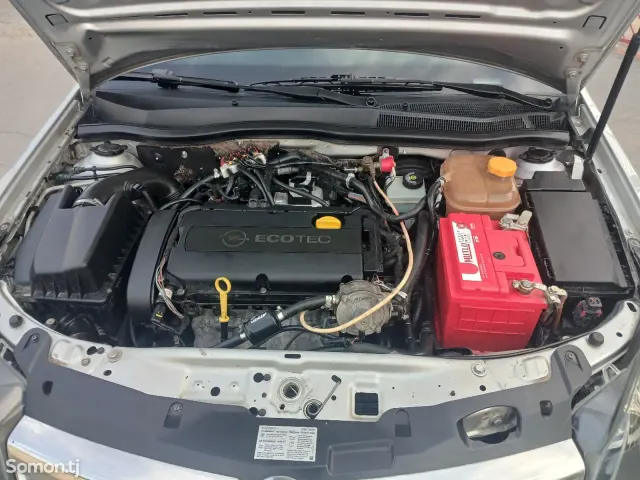 Opel Astra H 2009 · 1.6 MT