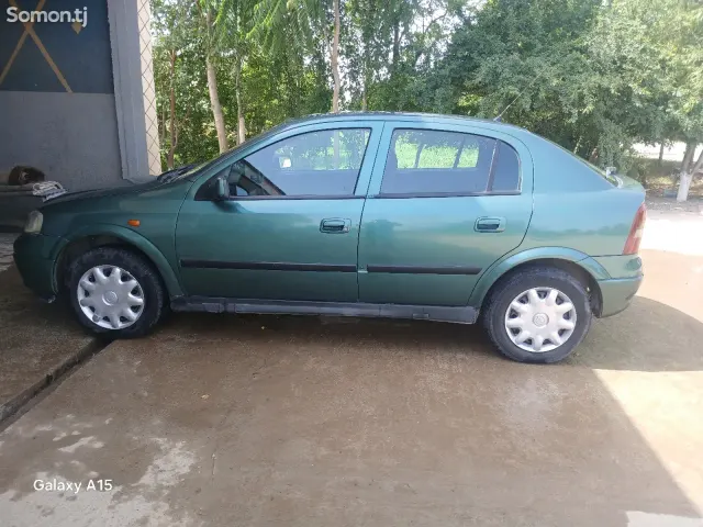 Opel Astra G 1998 · 1.6 MT