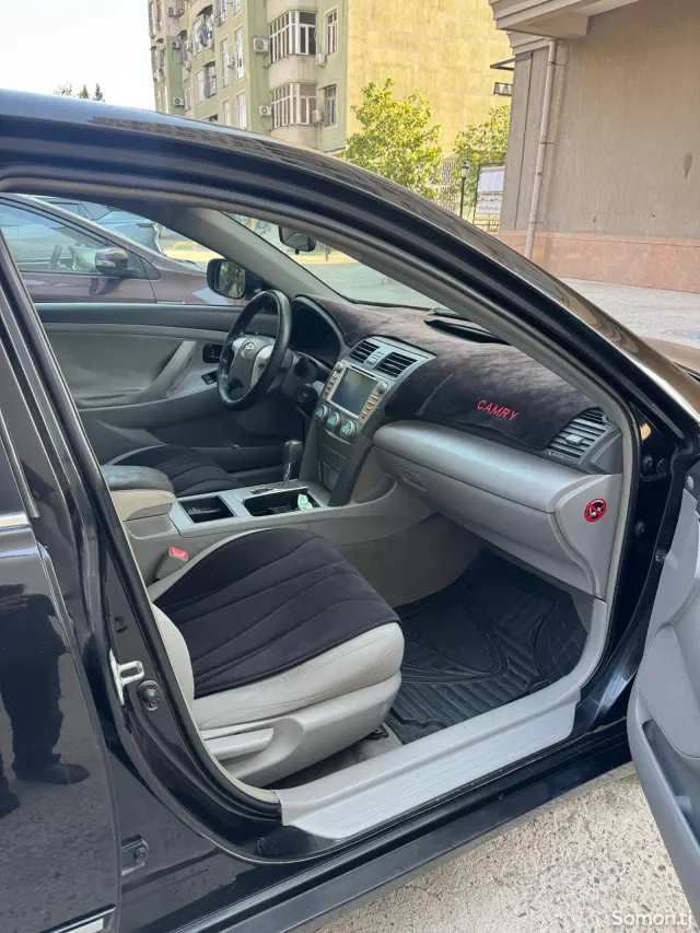 Toyota Camry 2009 · 2.4 AT