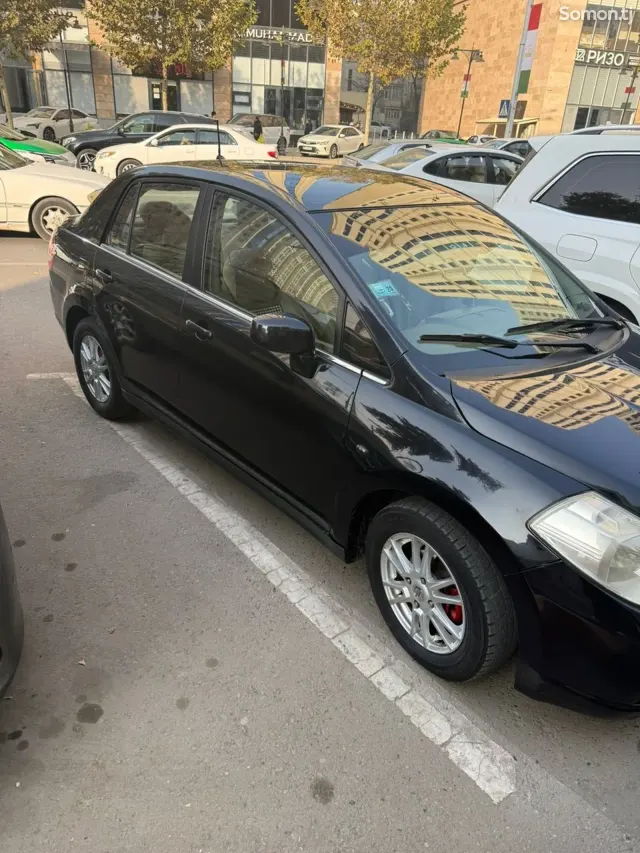 Nissan Tiida 2006 · 1.6 AT